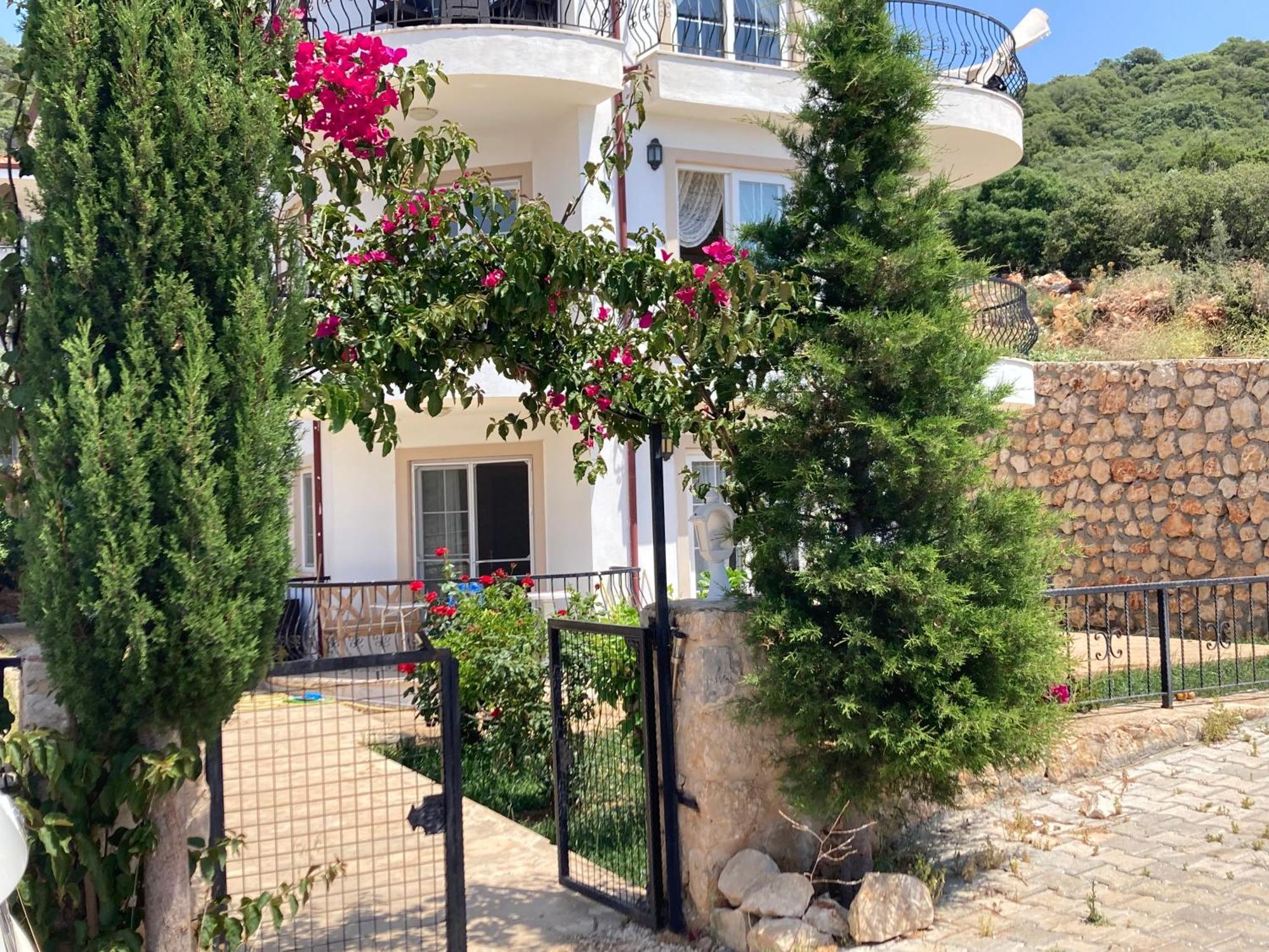 Apartament Guezey 3+1 Doga Ve Deniz Manzarali *