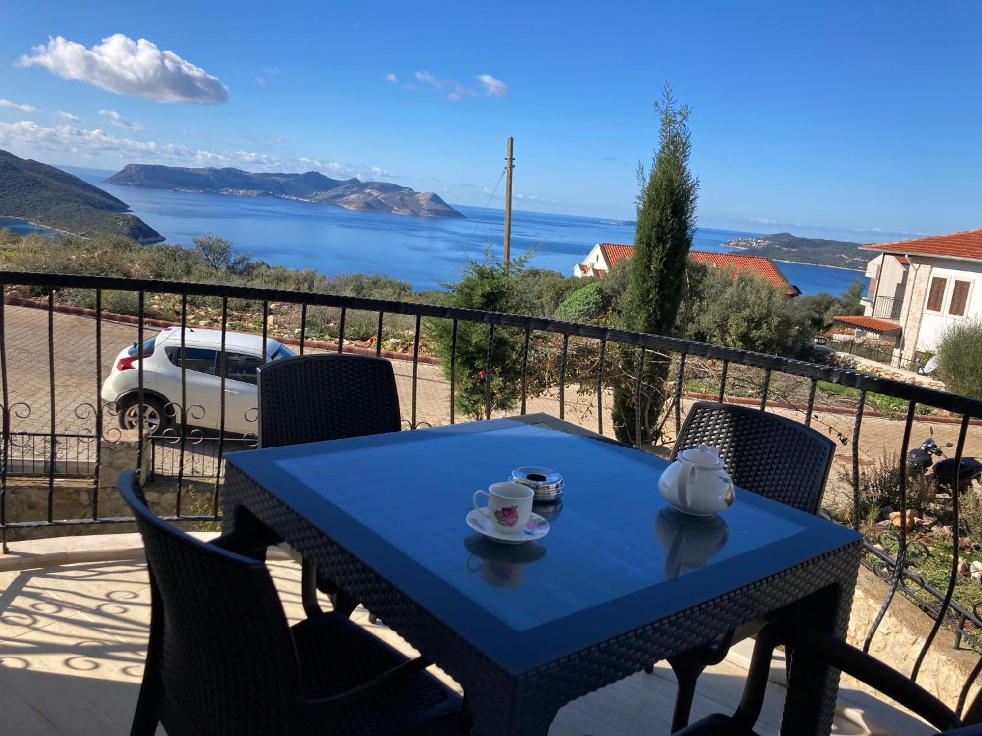 Guezey 3+1 Doga Ve Deniz Manzarali Kaş